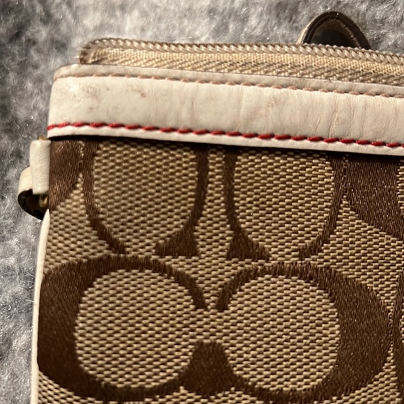 Coach wristlet - Picture 5 of 5